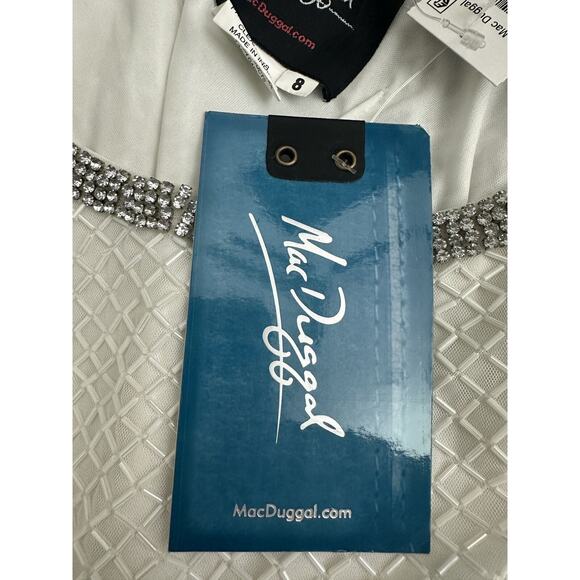 New MacDuggal White Beaded Sleeveless Textured 93551 WHT Dress Size 8 - Picture 5 of 12